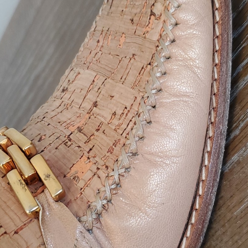 Stuart Weitzman - Picture 7 of 8